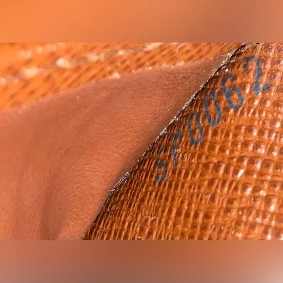 ✅ AUTHENTIC LOUIS VUITTON WALLET MONOGRAM - Picture 7 of 12